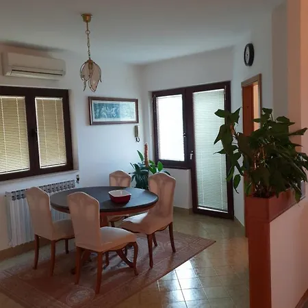 Apartman Lukin Appartamento Kali